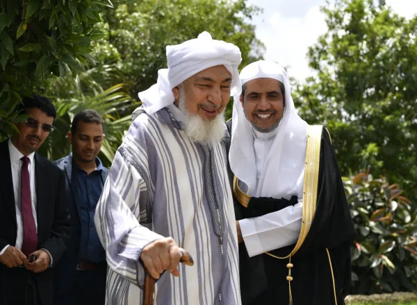 معالي أمين عام ⁧رابطة العالم الإسلامي⁩ يزور مكتب ⁧منتدى تعزيز السلم⁩ في ⁧الرباط⁩ ويشيد بجهوده في نشر السلم