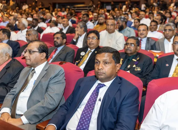 Le Sommet Paix Religions organisé par la Ligue Islamique Mondiale a débuté en présence du Président sri lankais de nombreux chefs religieux et ce suite aux attentats qui ont touché le Sri Lanka.