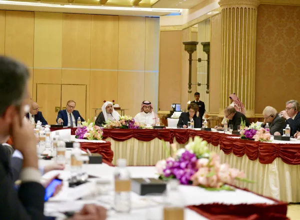 التقى معالي الشيخ د.محمد العيسى في الرياض بوفد فرنسي رفيع يضم وزراء وأكاديميين وألقى فيهم محاضرة تطرق فيها إلى أهمية احترام الخصوصية الدينية وتعزيزها للوئام والسلام