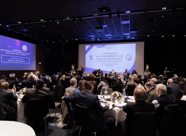 La Ligue Islamique Mondiale en collaboration avec ses partenaires internationaux, au colloque de Copenhague, a achevé ses initiatives en Scandinavie sur « L’intégration positive et la citoyenneté globale ».