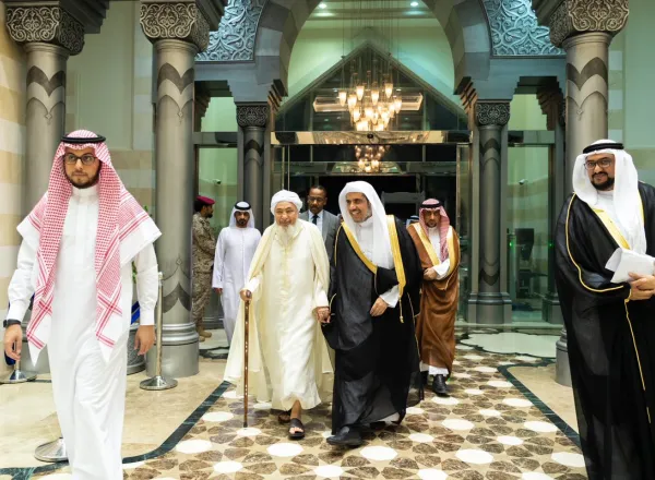 رئيس وأعضاء مجلس الإفتاء بالإمارات العربية المتحدة يصلون جدة مساء الأمس في زيارة رسمية برئاسة سماحة الشيخ عبدالله بن بيه