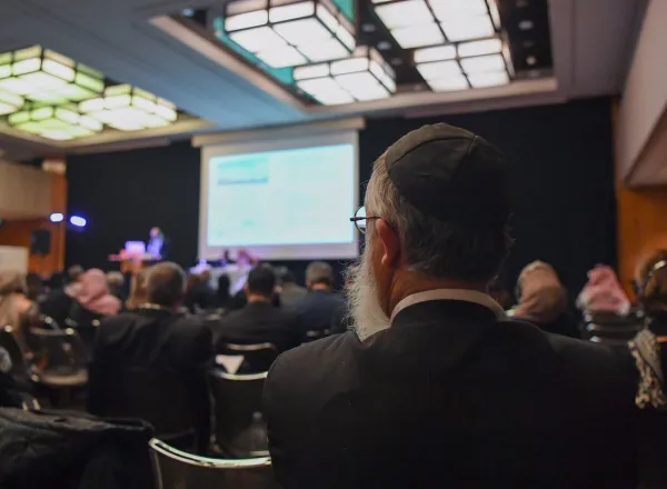 the Geneva Forum hails the MWL's efforts raising Muslins' awareness, enhancing minorities' integration, building cultural bridges, consolidating diversity &amp; pluralisn in the face of extremism "falsely" attributed 2 Islam &amp; the extremism of "Islamophobia"