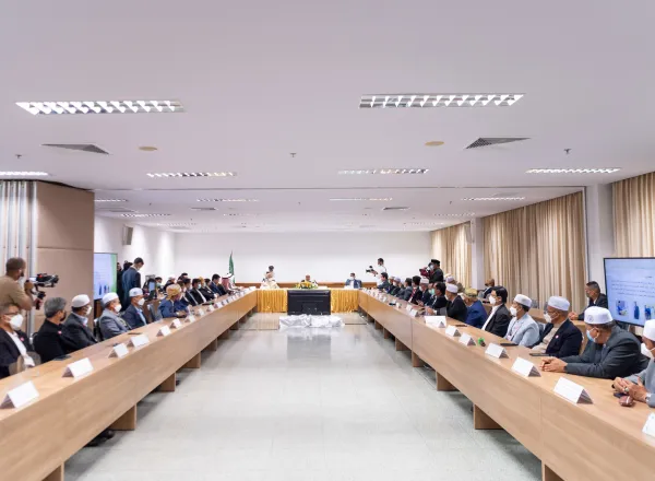 Mohammad Alissa a visité le Comité des présidents des conseils Islamiques où il s’est entretenu avec le Pdt et des membres sur le haut niveau d’harmonie de la société thaïlandaise