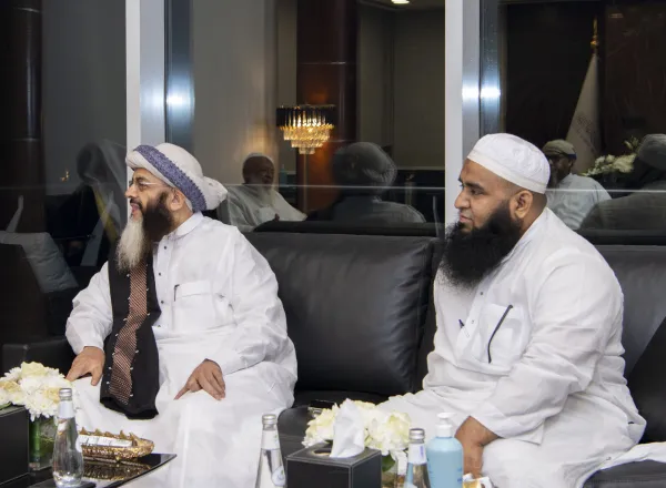 سیکرٹری جنرل اور چیئرمین مسلم علماء کونسل شیخ ڈاکٹر محمد العيسى نے جمعیت علمائے ہند کے صدر شیخ ارشد مدنی اور ان کے ہمراہ وفد کا استقبال کیا