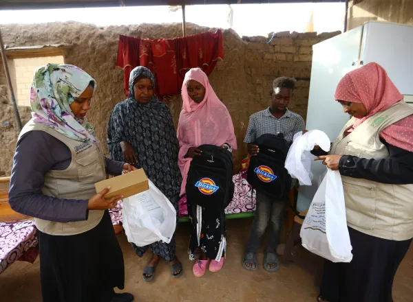 انطلاق الحملة الأولى من البرامج الإغاثية والغذائية في السودان