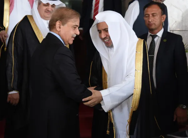 Le président Shehbaz Sharif : "Je suis fier de suivre vos efforts, et nous vous exprimons notre gratitude pour votre grand rôle dans l'unification des érudits de la nation et la mise en évidence de la véritable image de l'islam".
