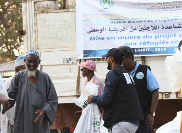 رابطة العالم الإسلامي تنهي حملة إغاثة عاجلة استهدفت 40 ألف لاجئ من آفريقيا الوسطى
