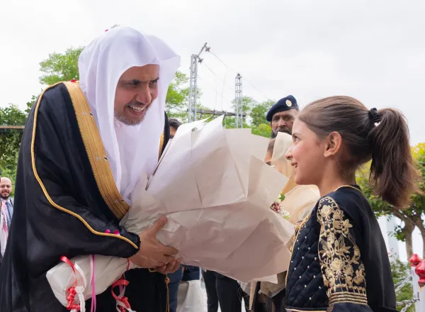 Cheikh Alissa inaugure la campagne d’aide. de la LIM à Islamabad pour le secours du peuple pakistanais
