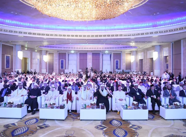 Son Excellence le Secrétaire général s'adressant à la conférence mondiale du Forum pour la promotion de la paix à Abou Dhabi