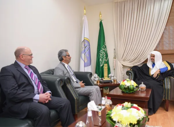 في تواصل نوعي ومهم للاضطلاع بواجب الرابطة الدولي .. معالي الأمين العام يوقع اتفاقية تعاون مع المجلس العالمي للقادة الدينيين