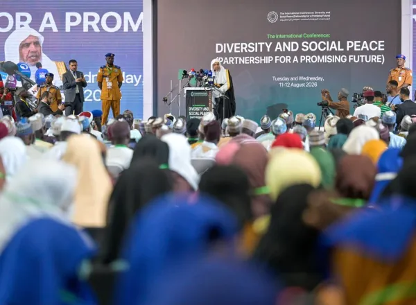Dr. Al-Issa Meluncurkan Inisiatif Liga Muslim Dunia untuk Perdamaian Sosial di Afrika Barat