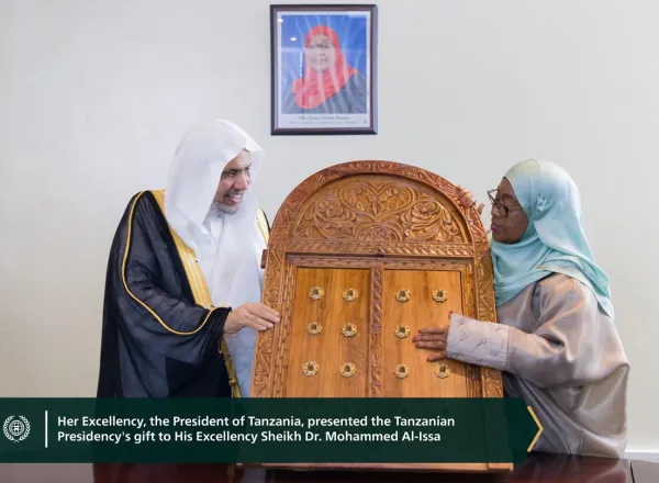 At the Presidential Palace in Dar es Salaam, Her Excellency Dr. Samia Suluhu, President of the United Republic of Tanzania, welcomed His Excellency Sheikh Dr. Mohammed Alissa, Secretary-General of the Muslim World League and Chairman of the Organization of Muslim Scholars.