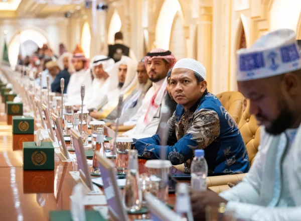 Algunas imágenes de la inauguración, esta tarde en La Meca, por el Secretario General y Presidente del Consejo de Ulemas, el Sheij Dr. Mohammed Al-Issa, de las sesiones del «Foro internacional sobre los milagros científicos en el Corán y la Sunna»