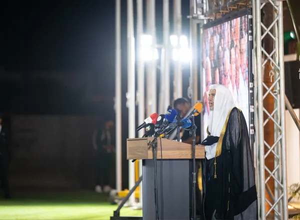 Dans le cadre du plan d’expansion internationale du musée, et en présence du Secrétaire général de la Ligue, des membres du corps diplomatique et de hautes personnalités, le Président mauritanien a inauguré le Musée sur la tradition prophétique à Nouakchott.