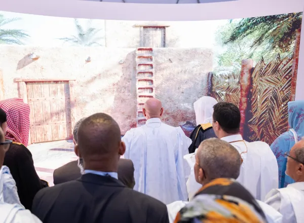 Dans le cadre du plan d’expansion internationale du musée, et en présence du Secrétaire général de la Ligue, des membres du corps diplomatique et de hautes personnalités, le Président mauritanien a inauguré le Musée sur la tradition prophétique à Nouakchott.