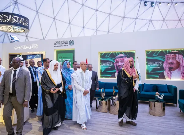 Dans le cadre du plan d’expansion internationale du musée, et en présence du Secrétaire général de la Ligue, des membres du corps diplomatique et de hautes personnalités, le Président mauritanien a inauguré le Musée sur la tradition prophétique à Nouakchott.