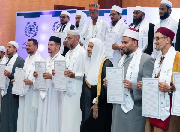 Presentar el Islam, destacar sus nobles valores y arraigar los principios de moderación y rectitud.  Son misiones que cumple la LigadelMundoIslamico, movilizando para ello todos los esfuerzos y recursos en todo el mundo.