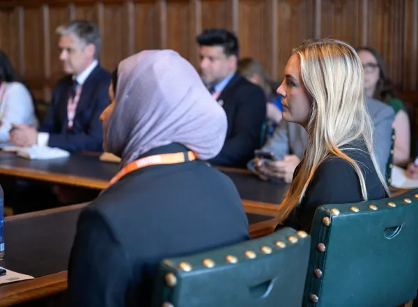 Durante una reunión impulsada por varios miembros del Parlamento británico, tras la sesión ampliada en presencia del Presidente de la Cámara de los comunes: