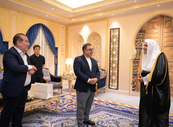 Mengapresiasi pidato Yang Mulia Sekretaris Jenderal sebagai perwakilan umat Islam dalam peringatan pertama Hari Internasional untuk Memerangi Islamofobia yang diadakan oleh Majelis Umum Perserikatan Bangsa-Bangsa di markas besar PBB: