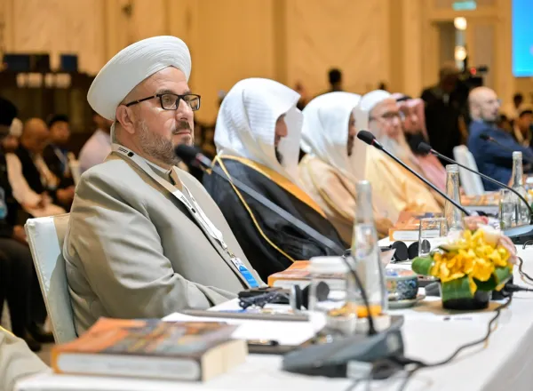 Dalam Forum Pertama Ulama Fikih: "Pengajaran Fikih Islam dan Pembinaan Fakih": Para ulama fikih terkemuka berkumpul di Malaysia di bawah naungan Akademi Fikih Islam dari Liga Muslim Dunia