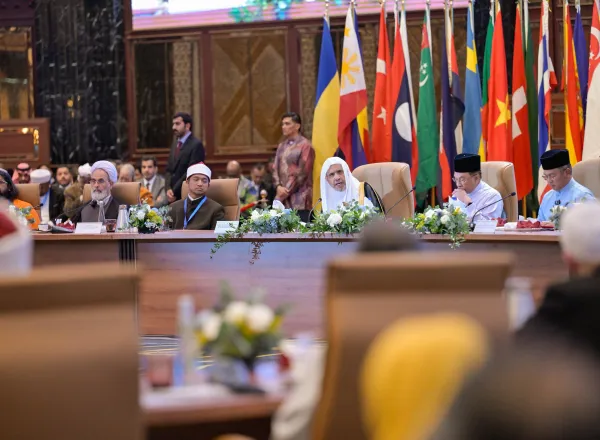 Organisé par la Ligue islamique mondiale en partenariat avec le gouvernement malaisien, avec la participation de 400 personnalités religieuses du monde entier