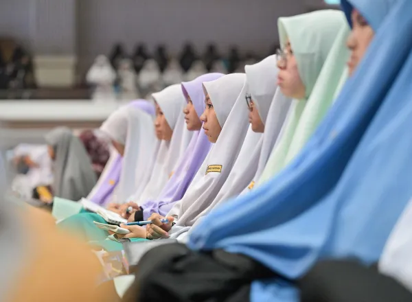 Sekretaris Jenderal Liga Muslim Dunia Menutup Forum Global Pengesahan Ijazah Al-Qur’an Dan Pemberian Penghargaan kepada Para Qari Senior di Negara-negara “ASEAN”