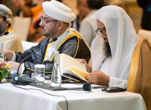 This first-of-its-kind collection was prepared by a group of specialized academics and researchers. It compiles the research presented at the First Forum for Fiqh Scholars, organized by the Islamic Fiqh Council of the Muslim World League in Kuala Lumpur
