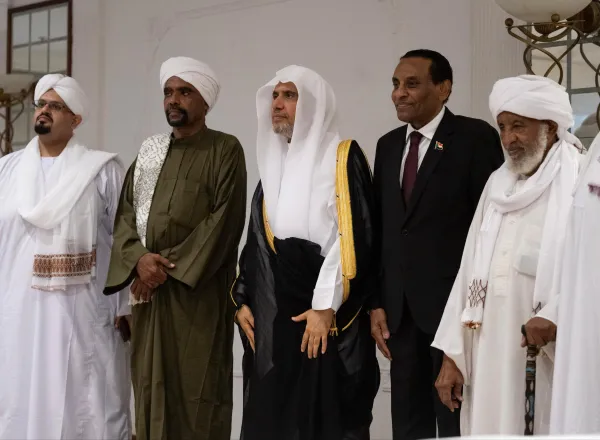 Sekretaris Jenderal Liga Muslim Dunia Bertemu dengan Para Ulama Republik Sudan