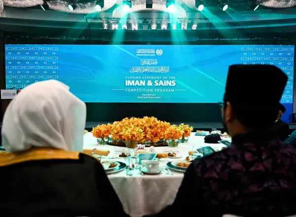 Dr. Al-Issa inaugurates from Malaysia the World Council for Scientific Miracles in the Qur’an and Sunnah, and sponsors the closing ceremony of the “Iman and Sains” program and competition