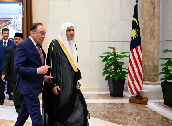 Prime Minister of Malaysia Receives Secretary-General of the Muslim World League