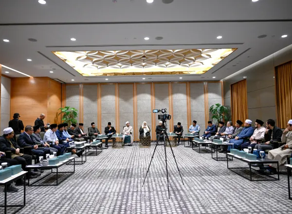 Secretary-General of the Muslim World League Meets with Senior Malaysian Scholars from Across the States