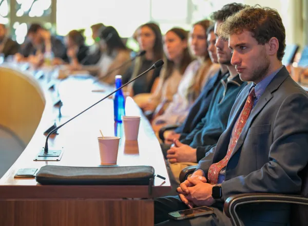 La prestigiosa Universidad de Nueva York recibió al Sheij Dr. Mohammed Al-Issa, Secretario General, para una conferencia seguida de un profundo intercambio con una élite de académicos e invitados al evento
