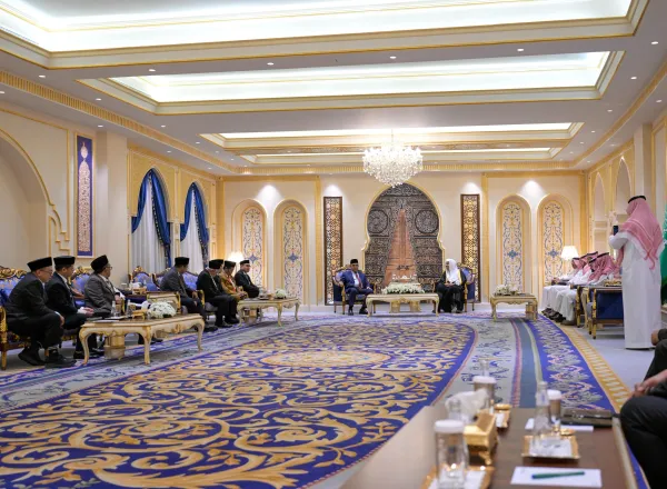 دبیرکل سازمان همبستگی جهان اسلام از رئیس مجلس مشورتی خلق اندونزی استقبال کرد