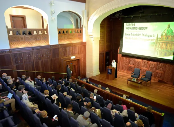 H.E. Sheikh Dr. Mohammed Al-Issa, Secretary-General of the MWL and Chairman of the OMS, delivered a keynote address at the opening of a high-level meeting of the Expert Group at the Oxford Centre for Islamic Studies