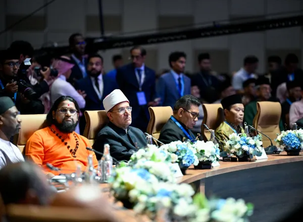 صورٌ من القمة الدولية الثالثة للقيادات الدينية، بمشاركة معالي الأمين العام، رئيس هيئة علماء المسلمين، فضيلة الشيخ د. ⁧‫محمد العيسى‬⁩ ‬⁩ متحدثًا رئيسيًا في حفل الافتتاح
