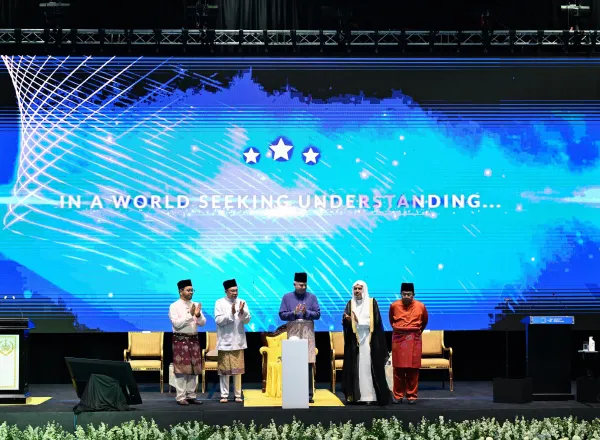 Secretary-General of the Muslim World League Delivers Opening Address at the Third International Summit of Religious Leaders in Kuala Lumpur