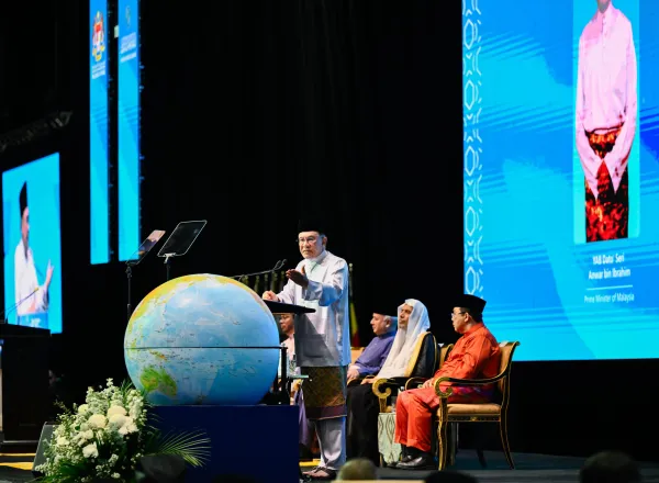 Secretary-General of the Muslim World League Delivers Opening Address at the Third International Summit of Religious Leaders in Kuala Lumpur