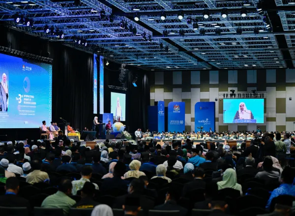 Secretary-General of the Muslim World League Delivers Opening Address at the Third International Summit of Religious Leaders in Kuala Lumpur