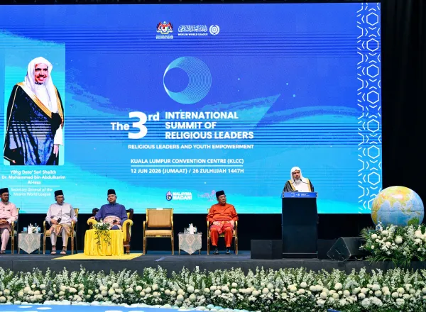 Secretary-General of the Muslim World League Delivers Opening Address at the Third International Summit of Religious Leaders in Kuala Lumpur