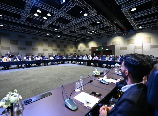 El Secretario General de la Liga del Mundo Islámico se reúne con los principales líderes juveniles de los países de la ASEAN.