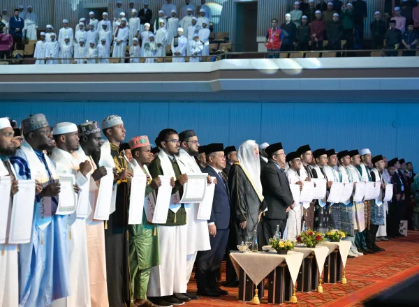 The Muslim World League takes pride in serving the Holy Qur’an and its people by empowering its memorizers