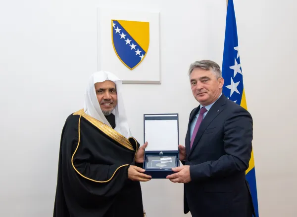 El Secretario General llega a Bosnia para conferencia regional de paz y coexistencia en los Balcanes.