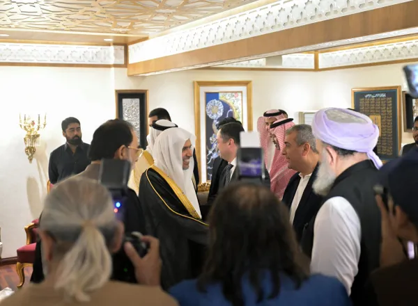 El senador y destacado empresario Talha Mahmood ofreció una cena en honor de la visita del Secretario General,