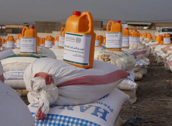 En coordination directe avec les autorités gouvernementales compétentes : La Ligue islamique mondiale a mis en œuvre un projet de distribution de paniers alimentaires en République de Djibouti et en République d’Ouganda