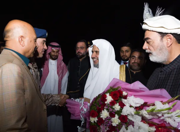 Atas undangan resmi dari Perdana Menteri Pakistan, “untuk menyampaikan khotbah IdulFitri di Masjid Raja Faisal di Islamabad”. Yang Mulia Sekretaris Jenderal LMD, Ketua Asosiasi Ulama Muslim, Syekh Dr. Mohammed Alissa, tiba di Islamabad