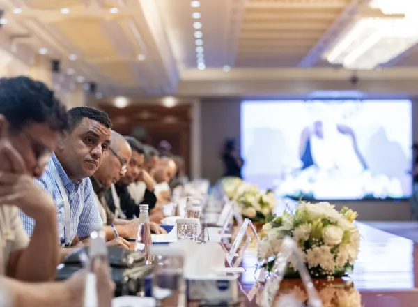 Durante un foro de diálogo con el Sheij Mohammed Al-Issa sobre varias cuestiones islámicas e internacionales