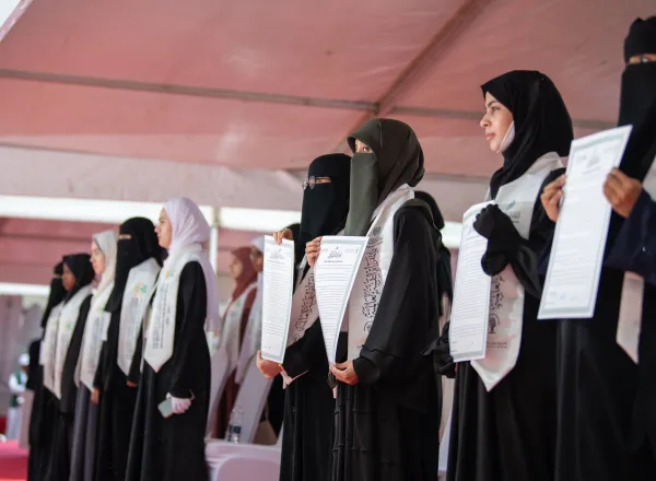 Le stade principal de Dar es Salaam célèbre les jeunes filles qui ont appris le Saint Coran.   Plus de 60 000 participantes et invitées
