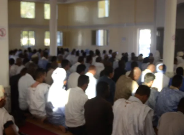 "پیش‌تر جناب دبیرکل سنگ بنای آن را یک سال پیش گذاشته بود که شامل امکانات متعدد است: با سپاس از خداوند، امروز مسجد سازمان همبستگی جهان اسلام در نواکشوت، “با حضور وزرای دولتی و علمای دینی” افتتاح شد