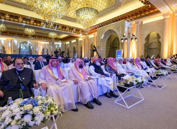 El Secretario General, Presidente de la Comisión de Ulemas, Sheij Mohammed Al-Issa , durante la ceremonia de apertura de la conferencia ConstruyendoPuentesEntreLasEscuelas .
