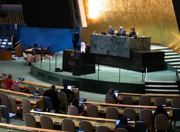 A l’invitation officielle du Président de l’Assemblée générale des Nations Unies à prononcer un discours principal :